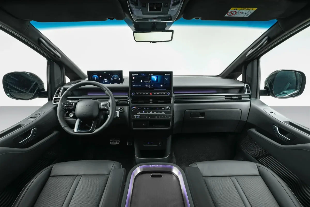 Hyundai STARIA Electric interior características